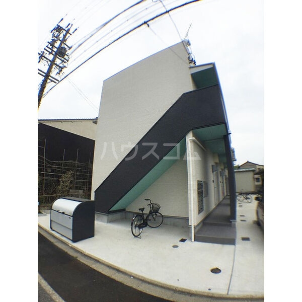 16/25 エントランス