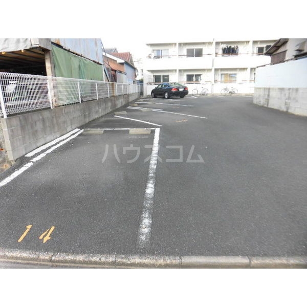 14/23 駐車場