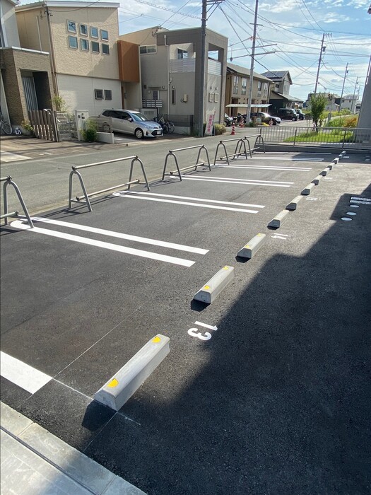 28/30 駐車場