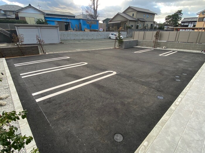 2/3 駐車場