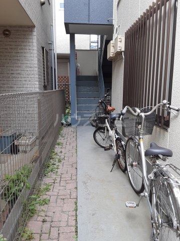 25/30 エントランス