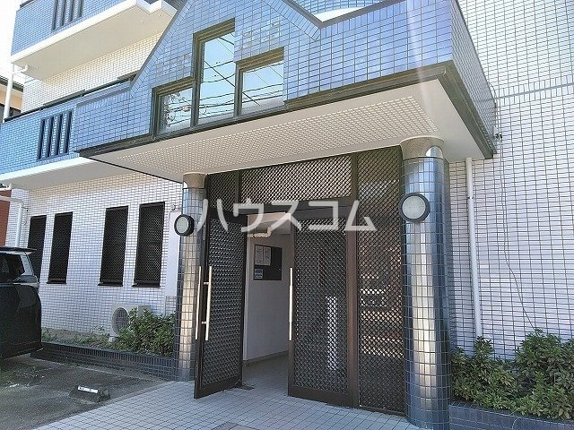 28/30 エントランス