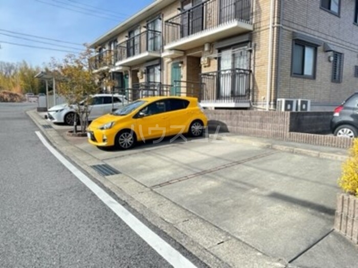 2/5 駐車場