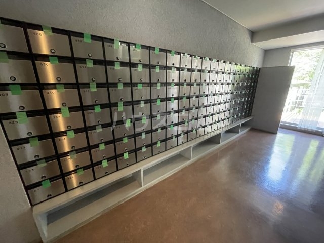 2/4 エントランス