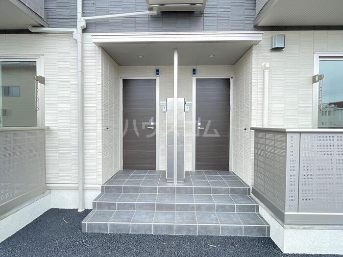 19/23 エントランス