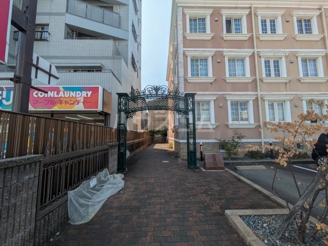 22/24 エントランス