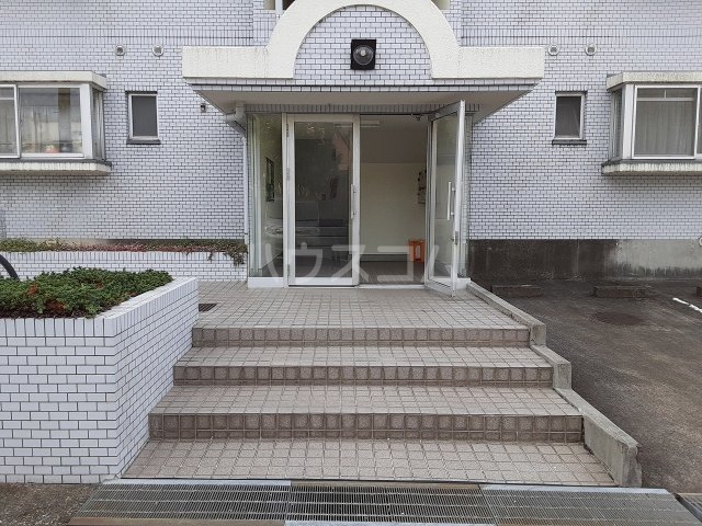 21/28 エントランス