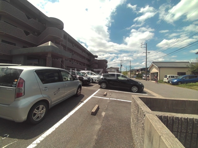2/7 駐車場
