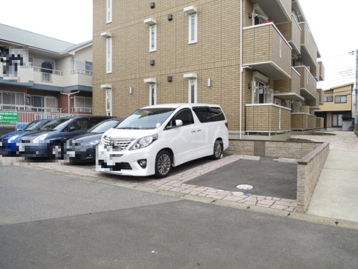 17/27 駐車場