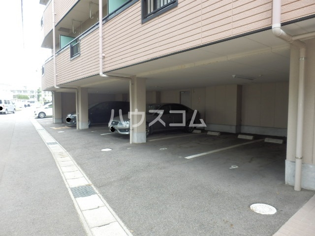17/23 駐車場