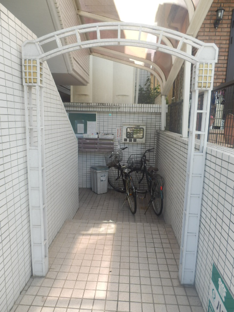 21/25 エントランス