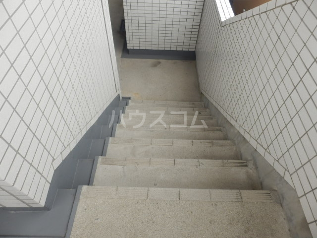 23/26 エントランス