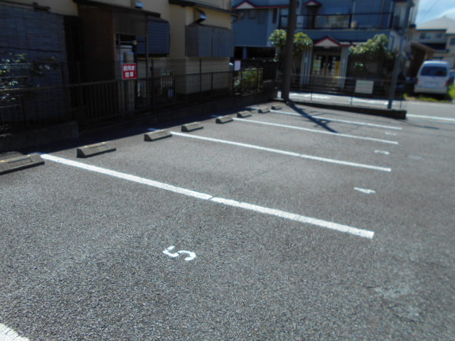 20/27 駐車場