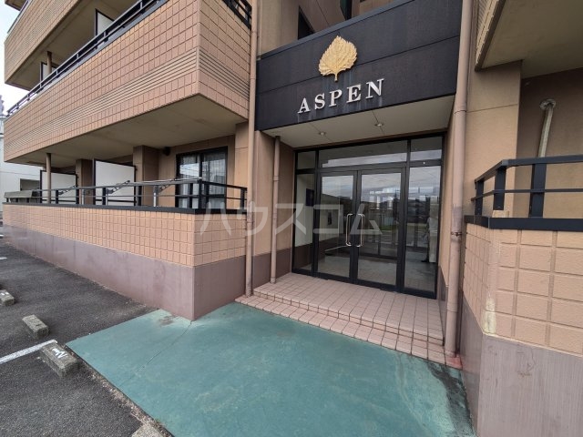 25/30 エントランス