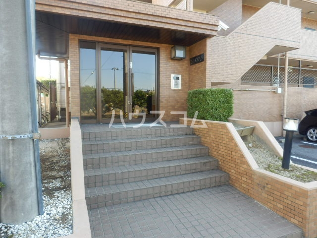 2/5 エントランス