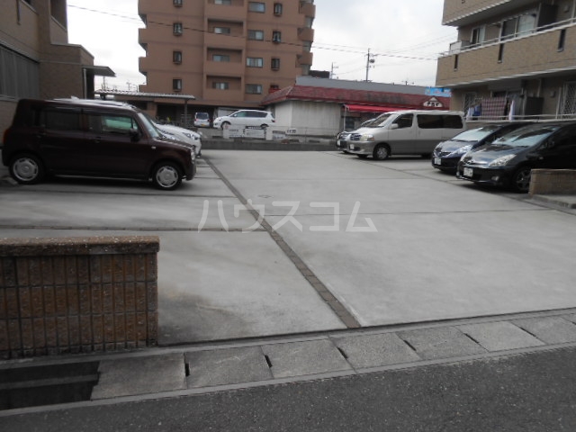 17/25 駐車場