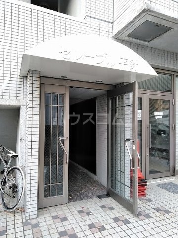 3/4 エントランス