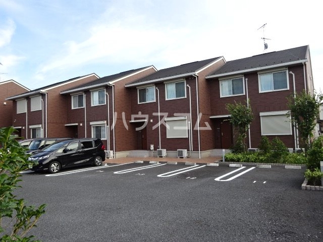 18/28 駐車場