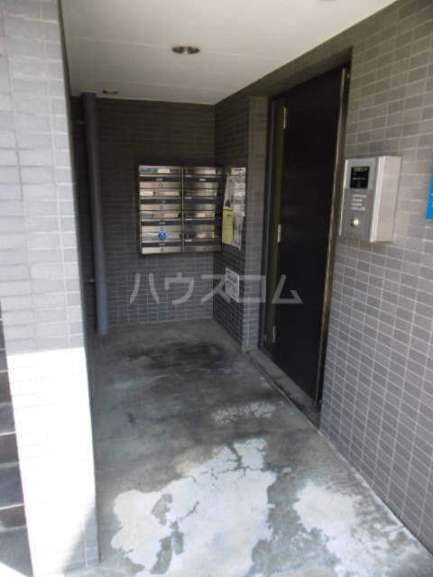 19/20 エントランス