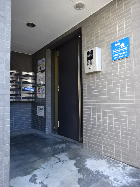 16/18 エントランス