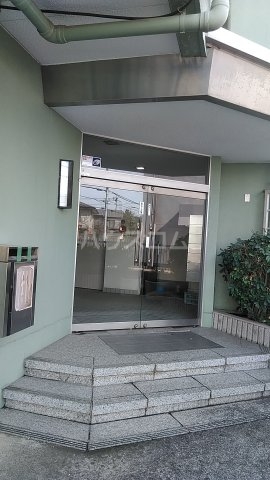 20/30 エントランス