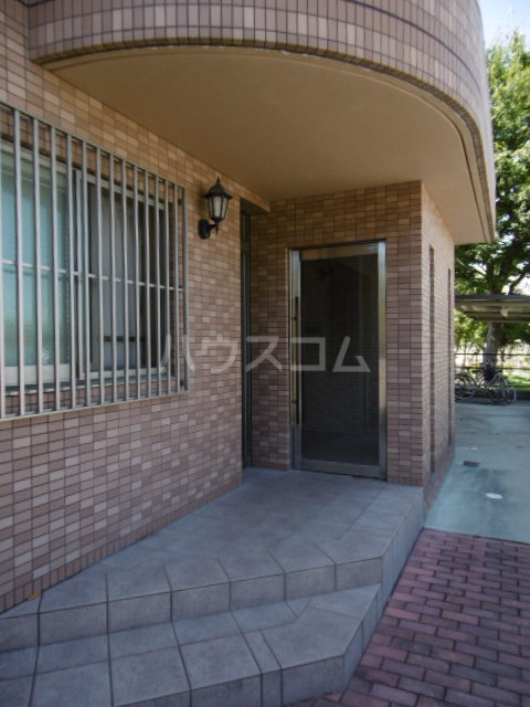 2/3 エントランス