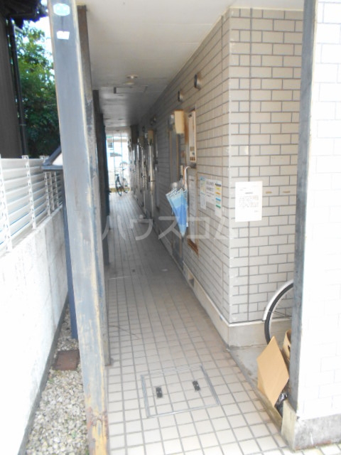 24/27 エントランス