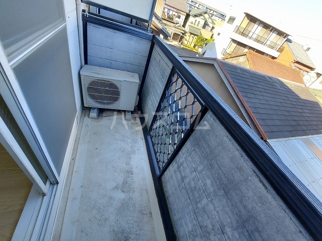 19/25 バルコニー