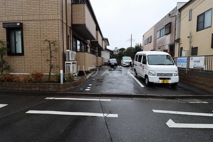 17/27 駐車場
