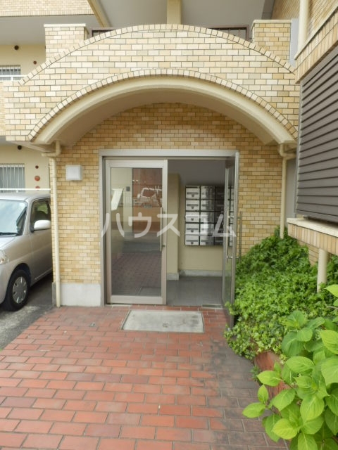 17/27 エントランス