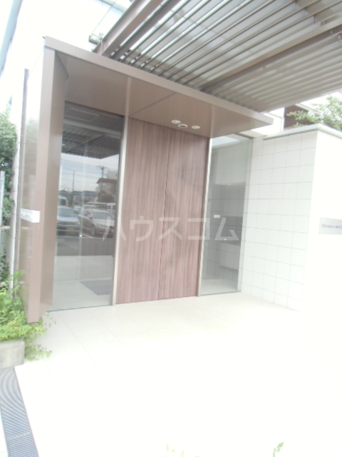 22/30 エントランス