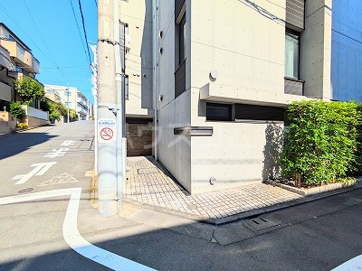 21/24 エントランス