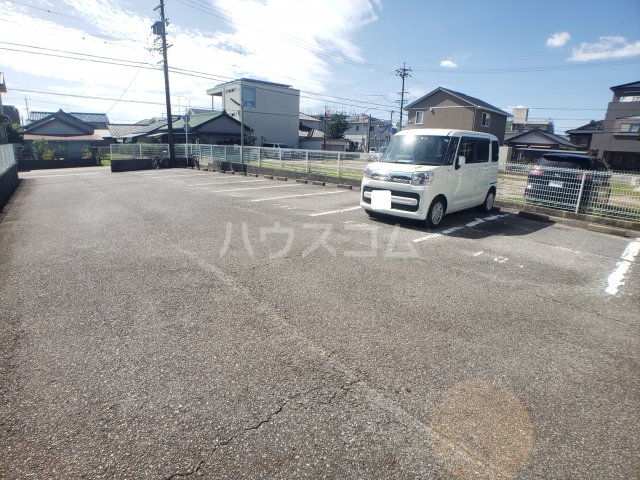 4/13 駐車場