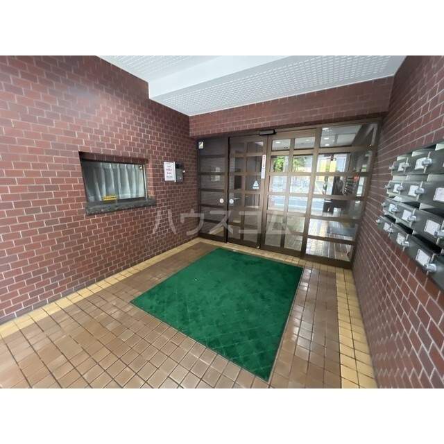 20/20 エントランス