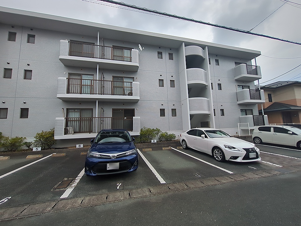 18/25 駐車場