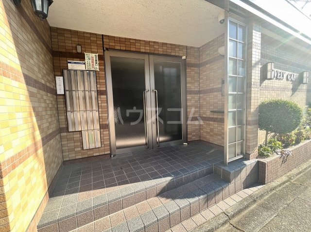 26/30 エントランス