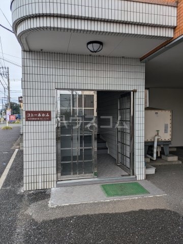 27/30 エントランス