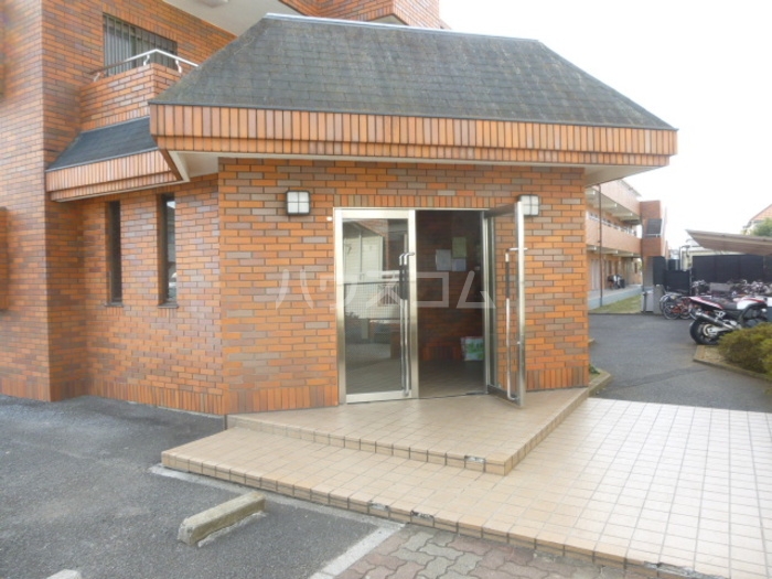 20/30 エントランス