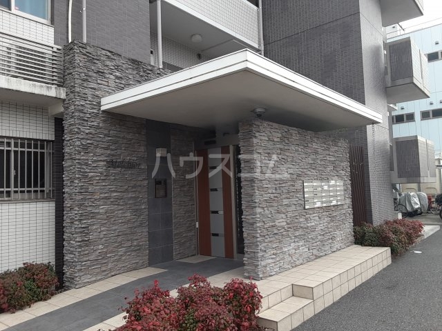 21/27 エントランス