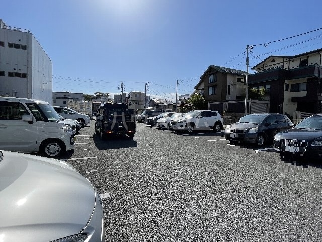 27/30 駐車場