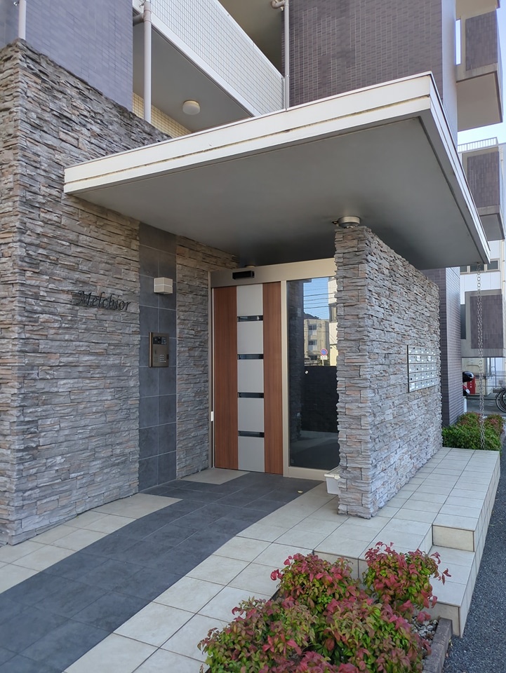 19/25 エントランス