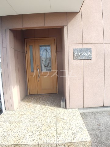 26/30 エントランス