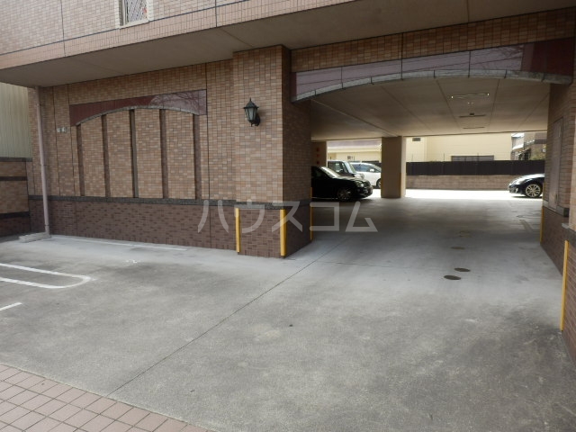 23/29 駐車場