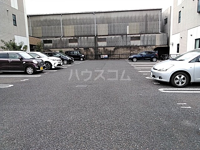 26/30 駐車場
