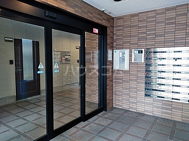 25/30 エントランス