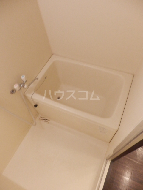 13/28 浴室