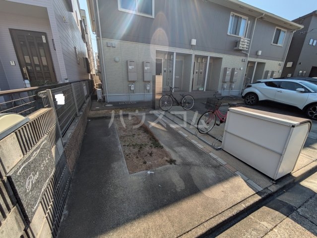 25/30 エントランス