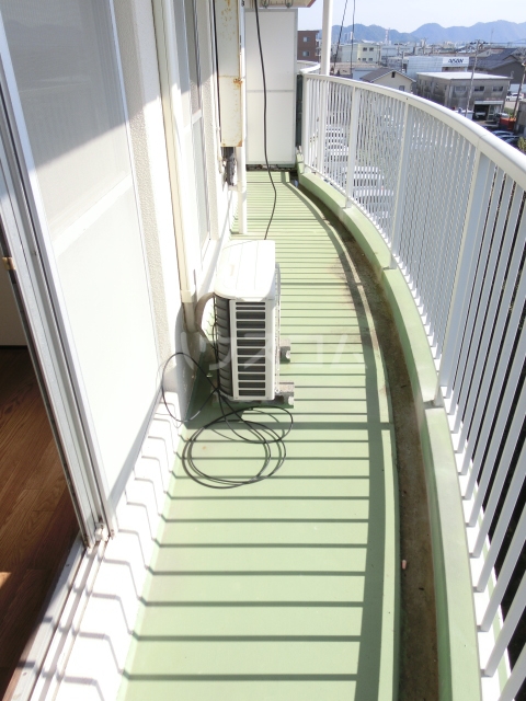 18/27 バルコニー