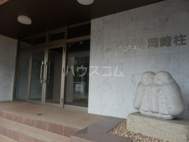 22/30 エントランス