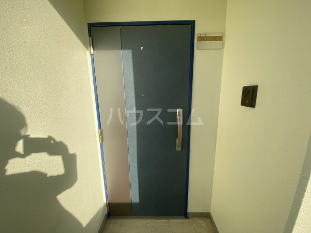 28/30 エントランス